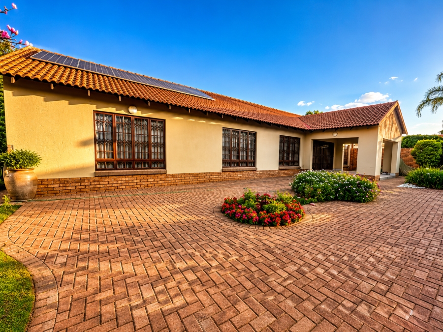 3 Bedroom Property for Sale in Wilkoppies North West